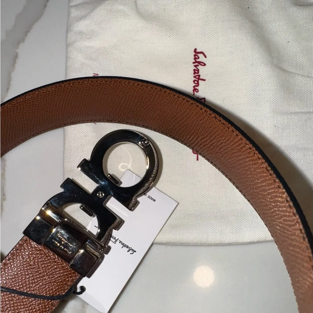 New Salvatore Ferragamo Reversible and Adjustable Gancini belt (blk and brwn) - Picture 5 of 14